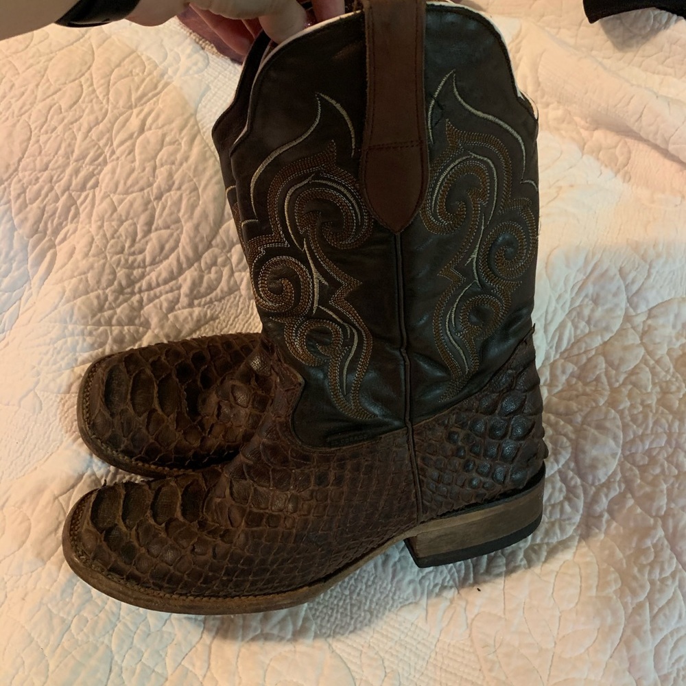 Men’s cowboy boots 8.5